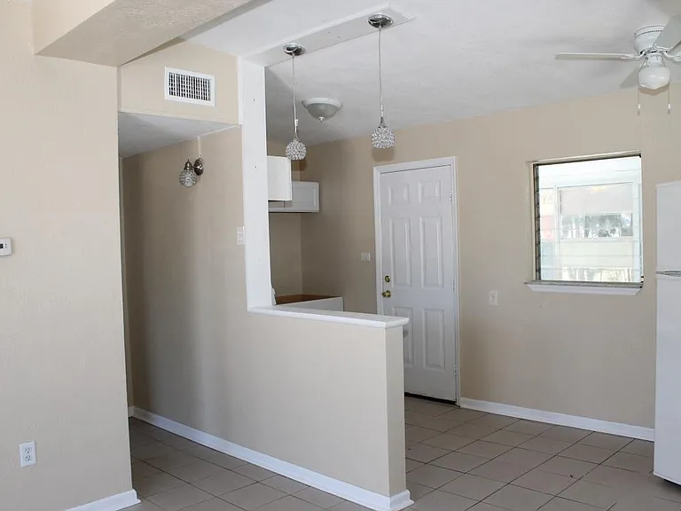 3373 Edgehill Ter — Photo 4