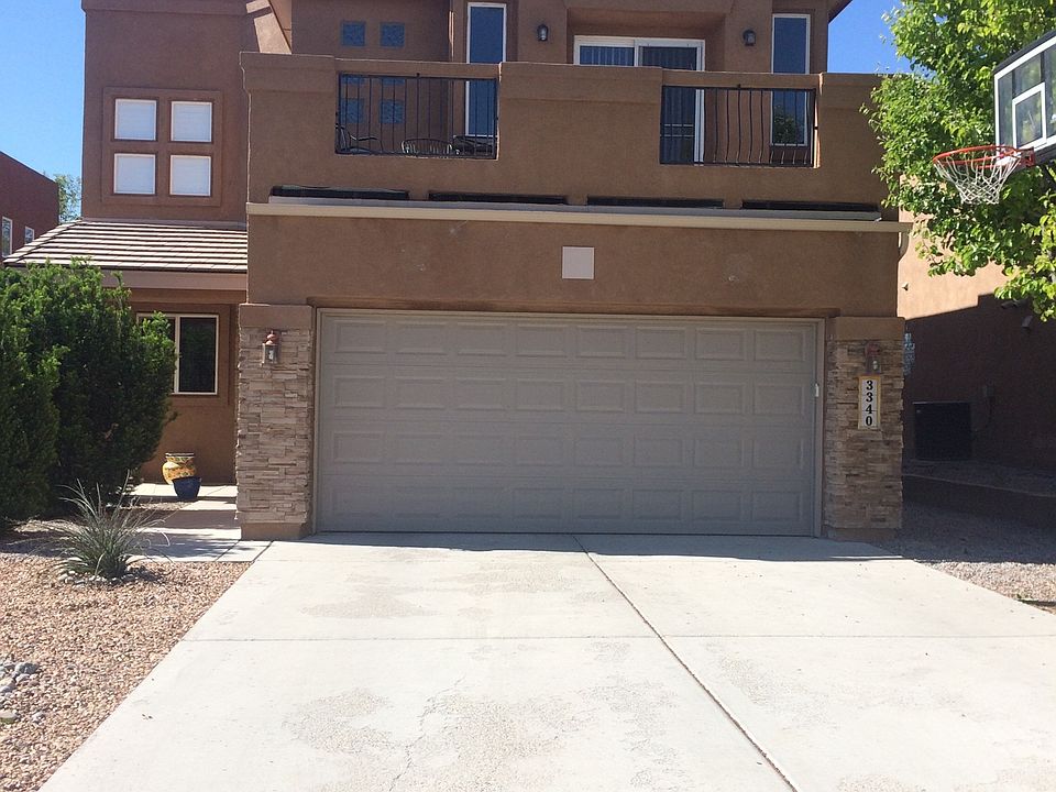 Beautiful home in desirable high resort in Rio Rancho