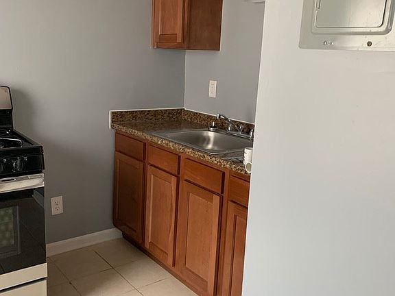 2nd image of 924 Moyer Ave