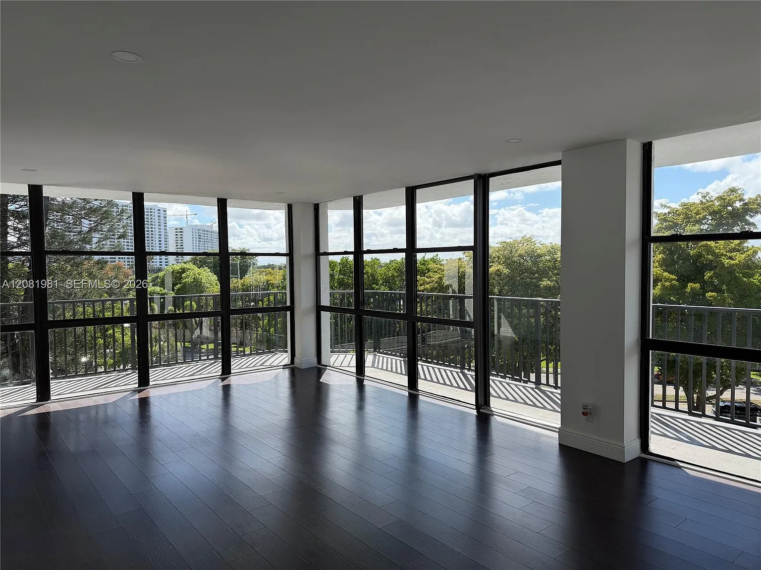 Oceanview Park Condo — Photo 1