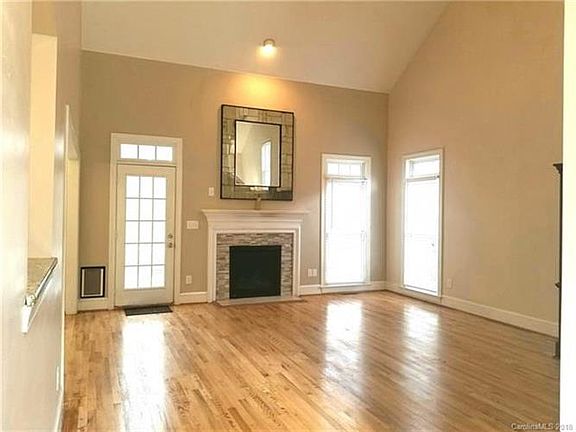 5th image of 108 Wildiris Dr #11