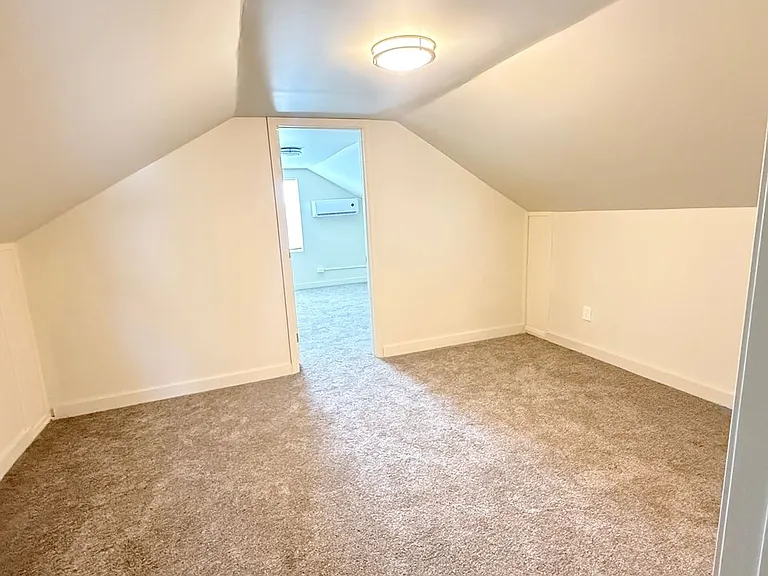 1426 Silver St — Photo 10