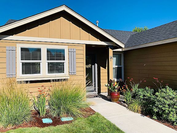 The cottage at 369... 