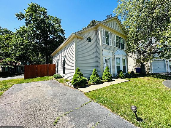 3rd image of 3433 Azalea Pl