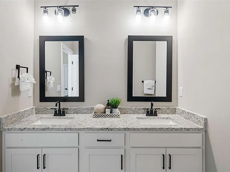 7796 Somersworth Dr — Photo 20