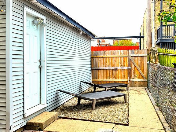 2nd image of 4037 W Newport Ave