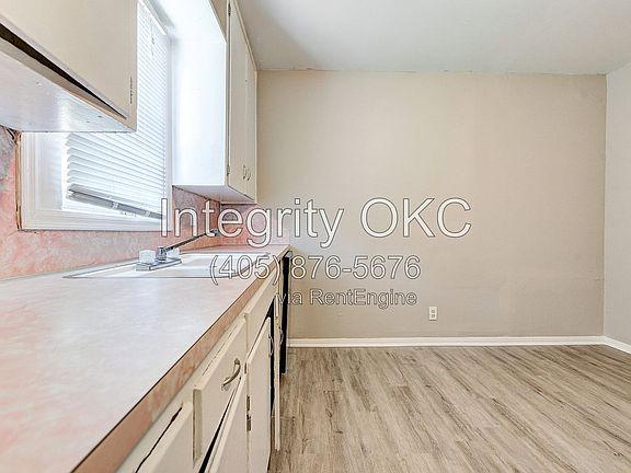 5th image of 416 Reed Pl