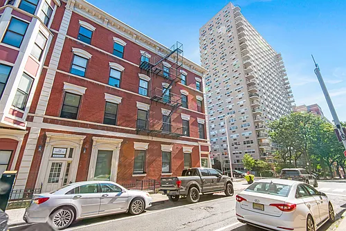 300 Hudson St #13 Photo 1