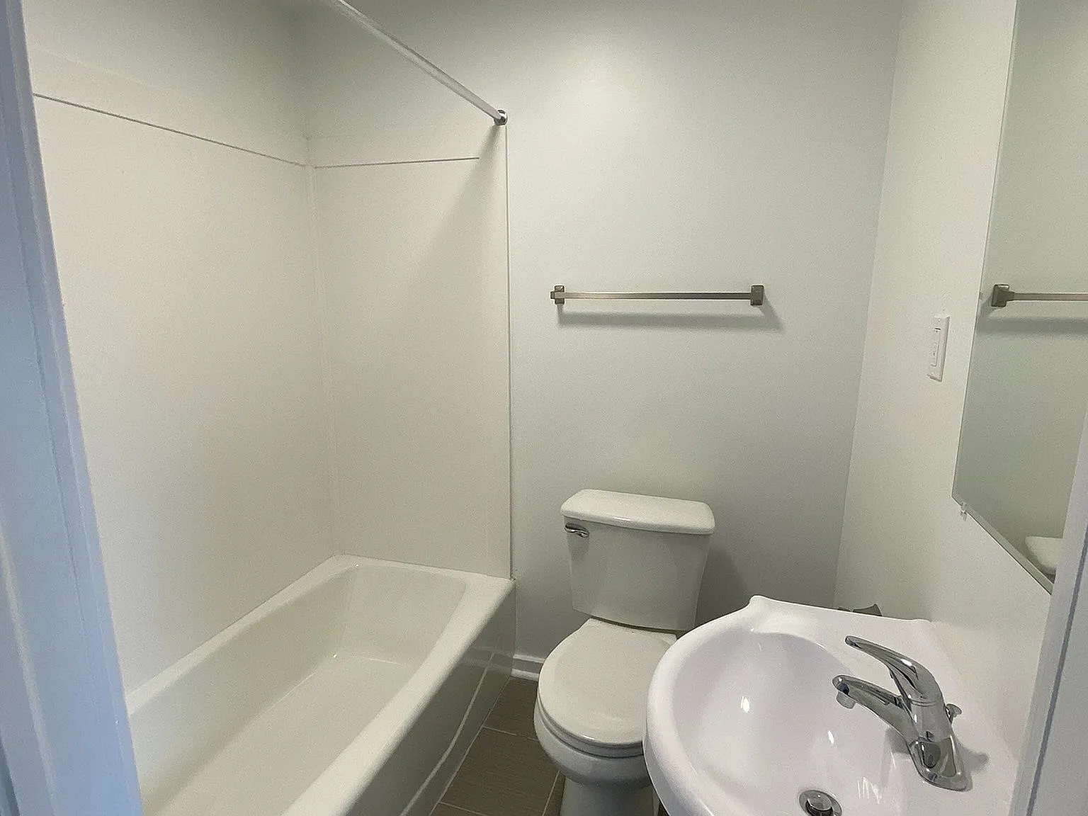 Astor Apartments — Photo 4