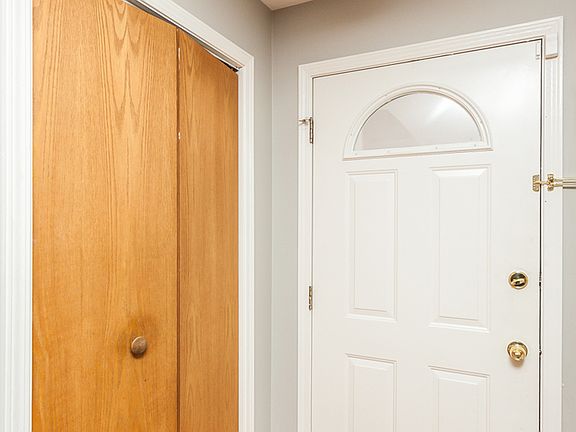 4th image of 309 Elgin Ave APT D
