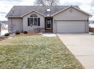 11701 Lakeside Dr S, Jerome, MI 49249