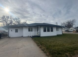 321 W 12th St, Cozad, NE 69130