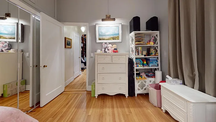 Rented by Bond New York | media 17