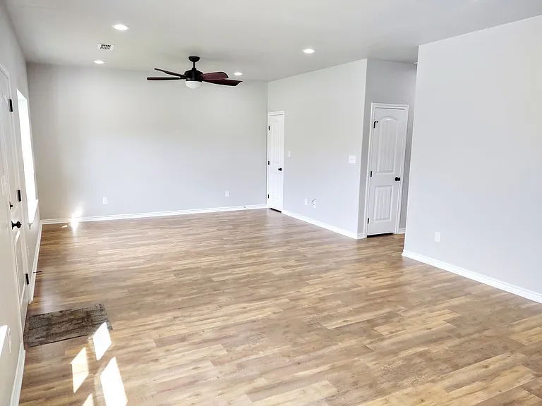 105 Kirkland St — Photo 3