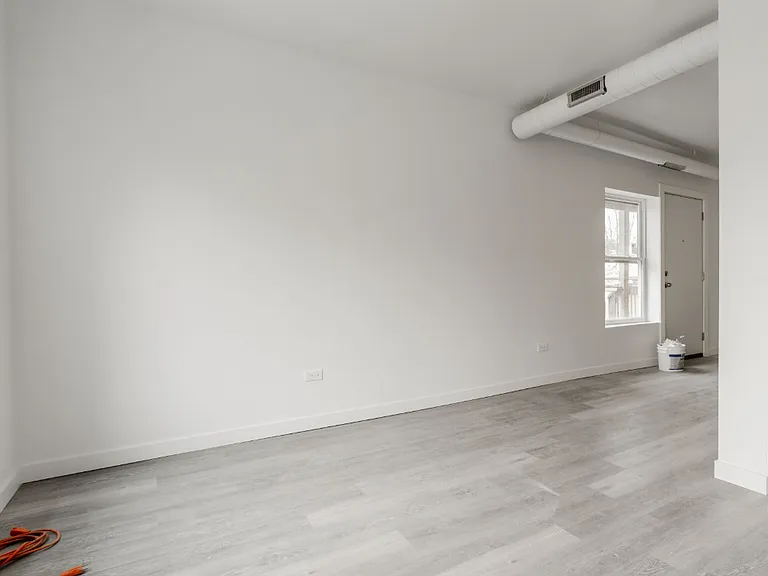 1712 W Glenlake Ave #3E — Photo 4