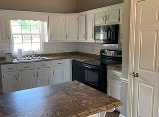 214 Lillian Ln, Anniston, AL 36207