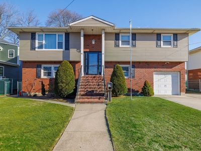 44 Monroe Street, Franklin Square, NY, 11010