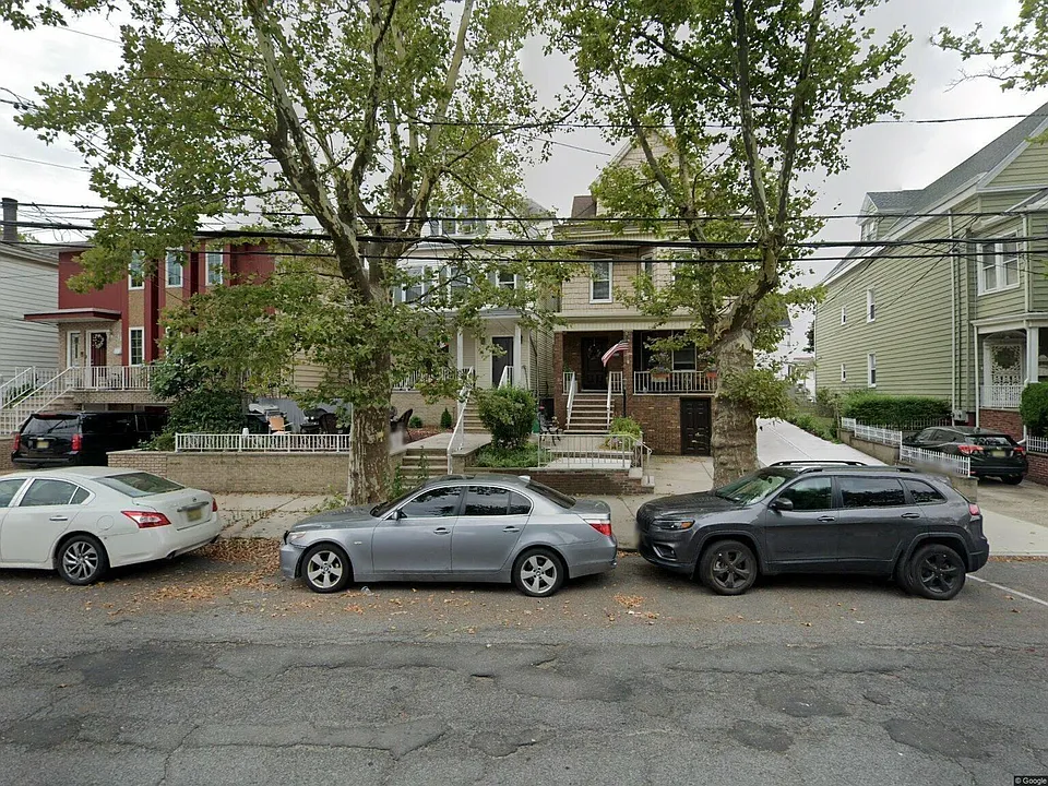 114 W 5th St #3