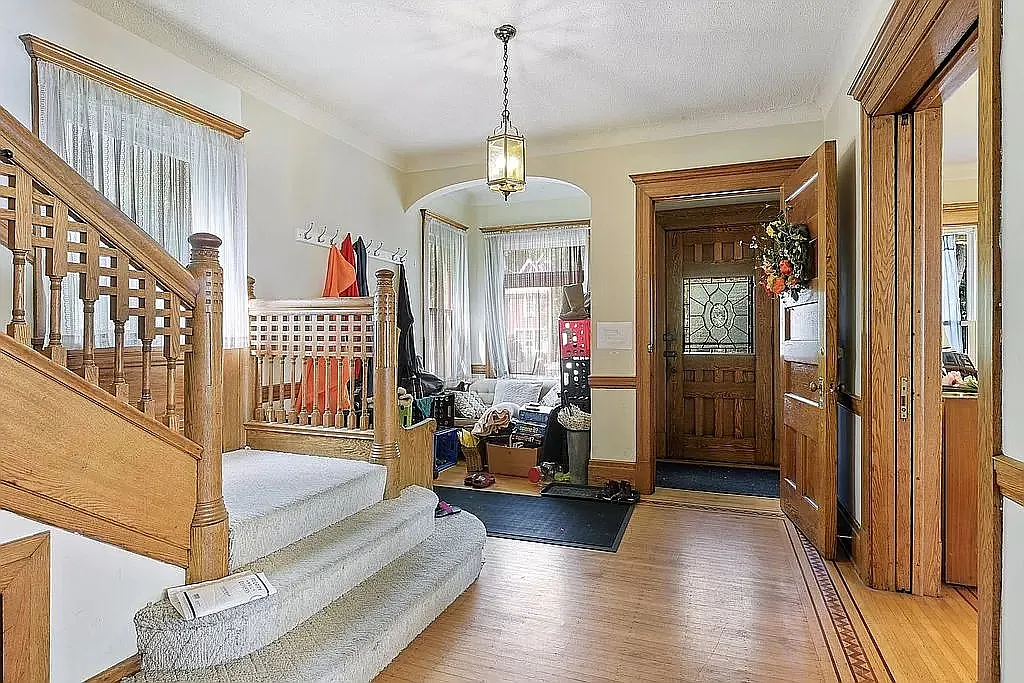 10 bed, $5,600 — Photo 2