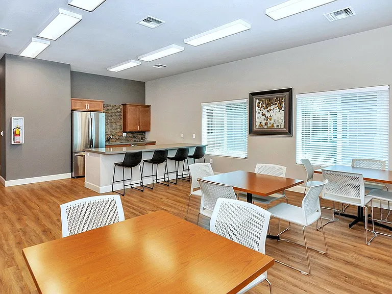 Copper Cove Apartments — Photo 15