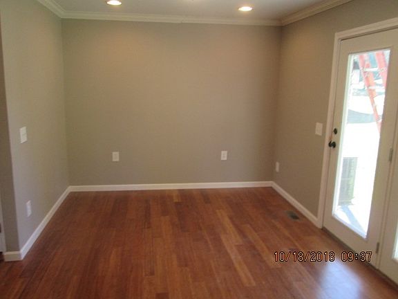3rd image of 224 Arnold Dr