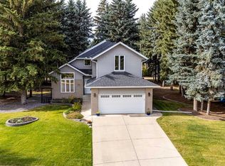 29 E Pickwick Ln, Lacombe, AB T4L1T5