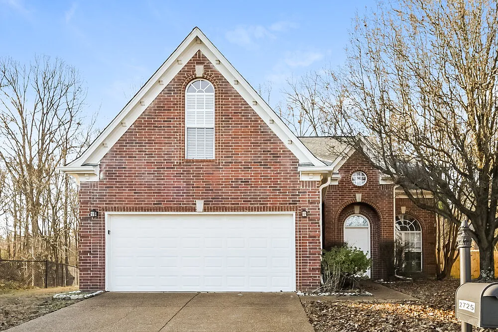 3 bed, 2.5 bath, 2324 sqft, $2,950 — Photo 1
