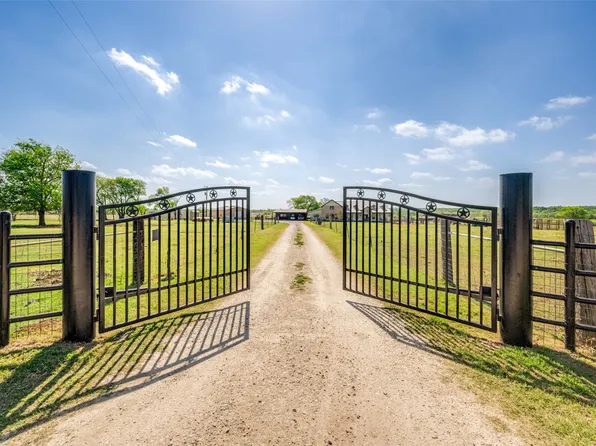 5855 Western Star Dr, Justin, TX 76247