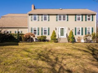 101 County St, Dover, MA 02030