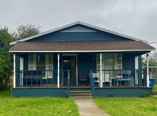 903 W Sylvia St, Beeville, TX 78102