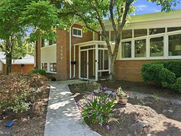 8900 Camfield Dr, Alexandria, VA 22308