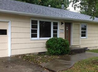 23 Ussery Dr, Lexington, MO 64067