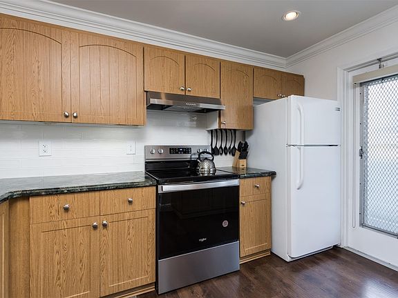 2nd image of 700 NE 14th Avenue #203