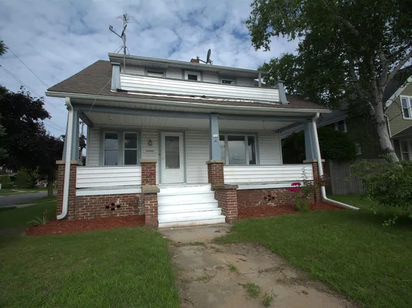 744 S 23rd St, Manitowoc, WI 54220