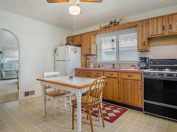 4th image of 1080 E Dale Ave