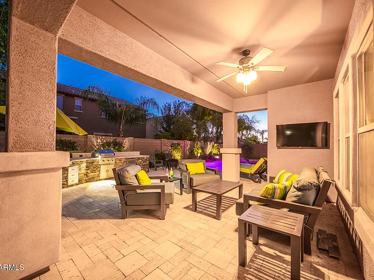 2681 E Hampton Ln — Photo 9