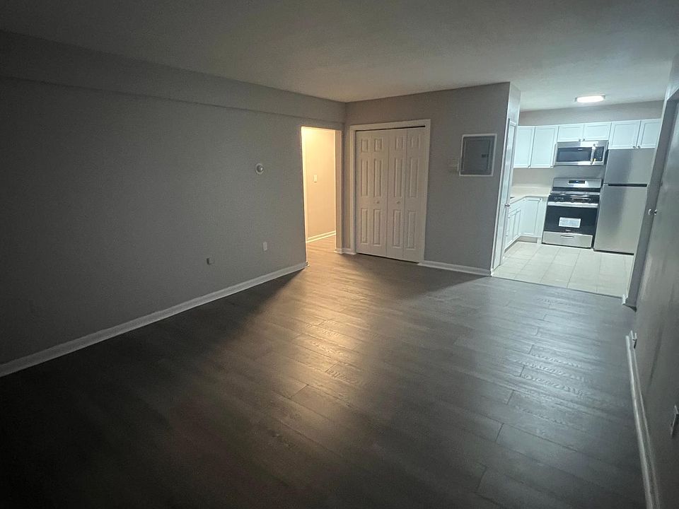 1st image of 215 Pearl St APT 2