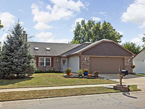 2nd image of 349 E Quail Wood Ln