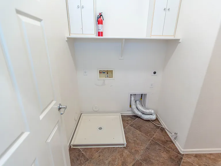 18815 E Swan Dr — Photo 39