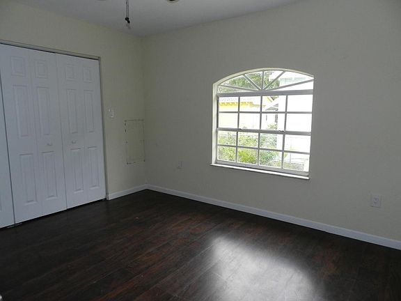 5th image of 323 S M St #A