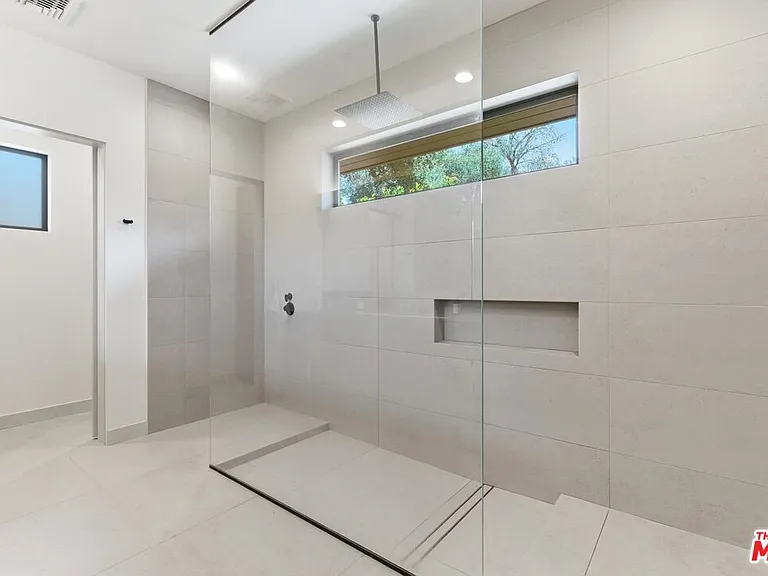 3860 Madison Rd — Photo 38