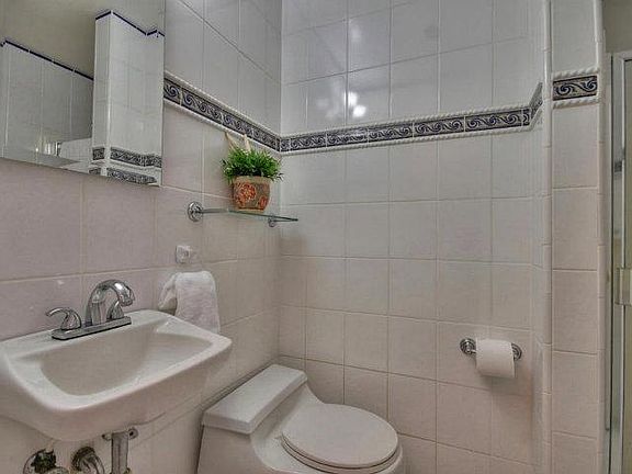 4th image of 1407 Cedar St