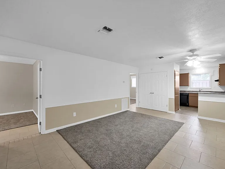 Lakeview Point Apartments — Photo 30