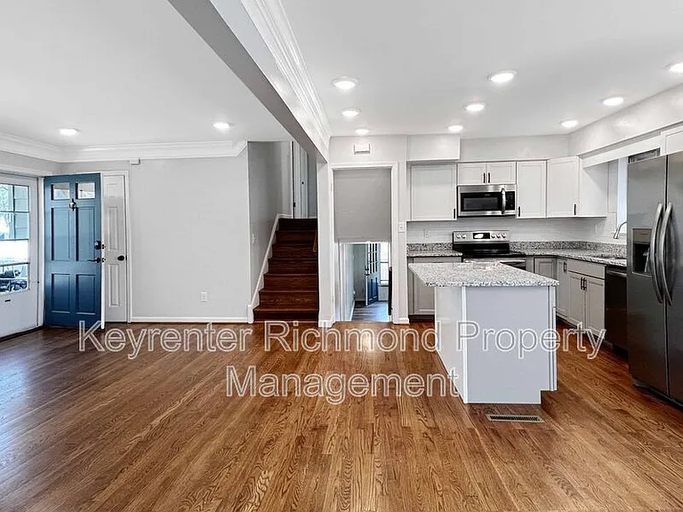2704 Susten Ct — Photo 4