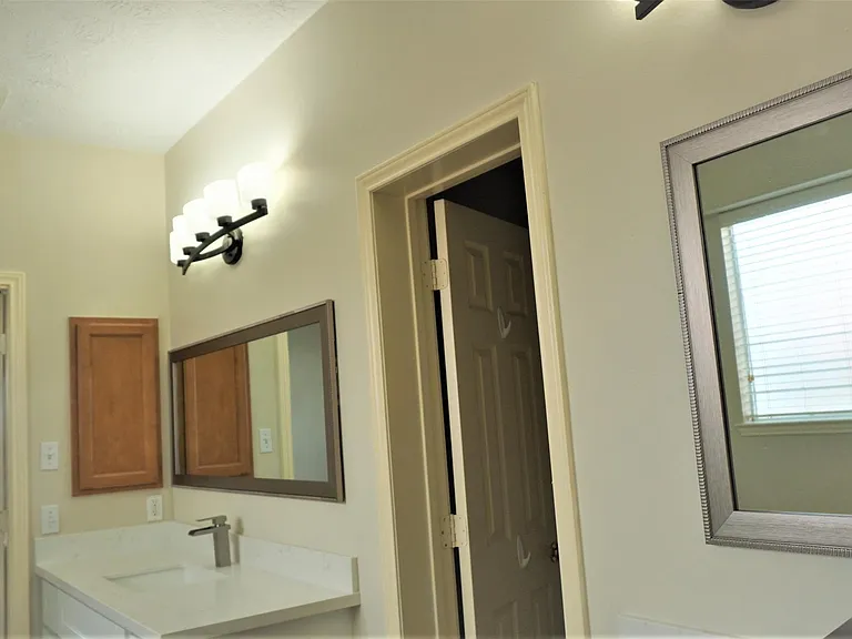 8123 Buffalo Springs Ct — Photo 14