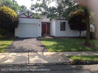 19 Coventry Ter, Marlboro, NJ
