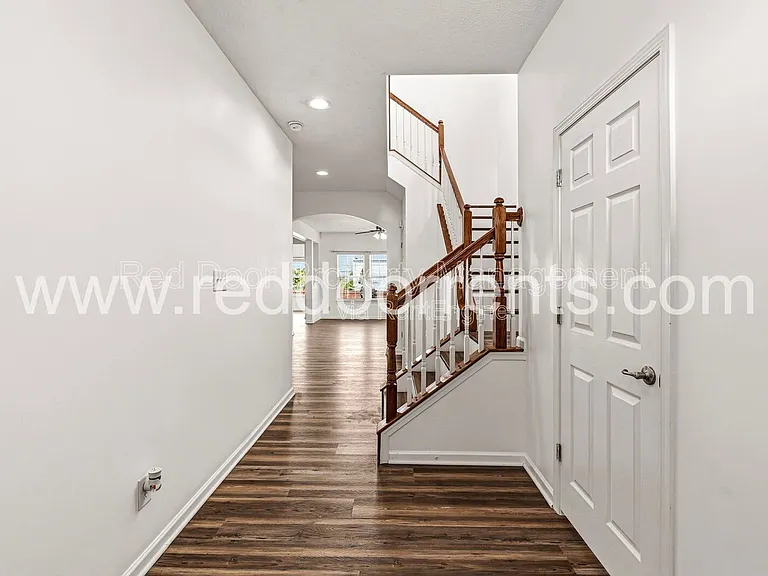 10031 Golden Dr — Photo 7