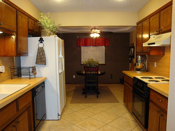 Kitchen/Dining
