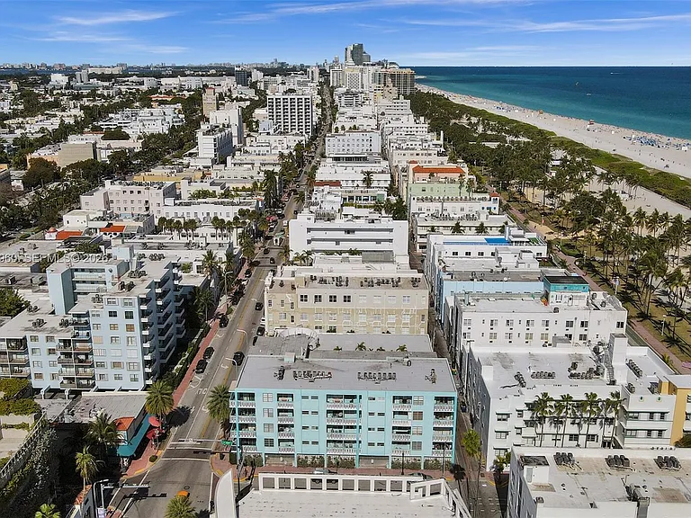 713 Collins Ave #42 — Photo 49
