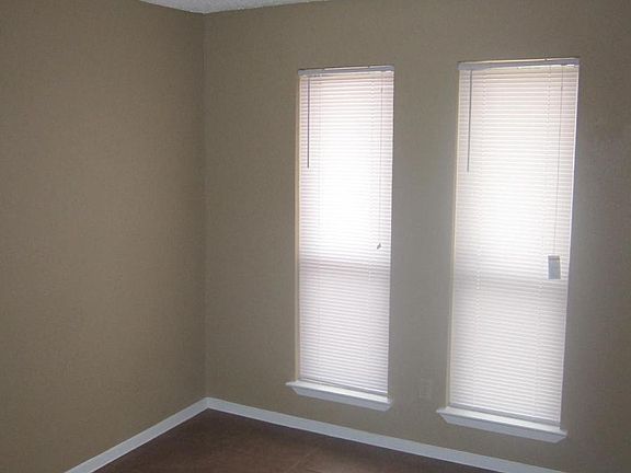 3rd image of 1405 Monica Ln